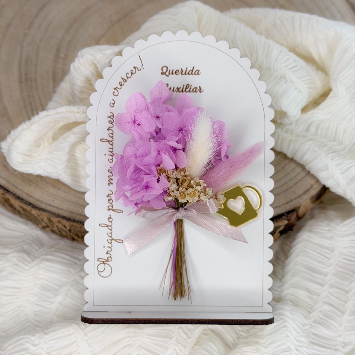 Placa oval com base floral